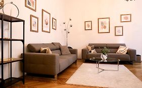 Contemporary City Apartment Váci Utca